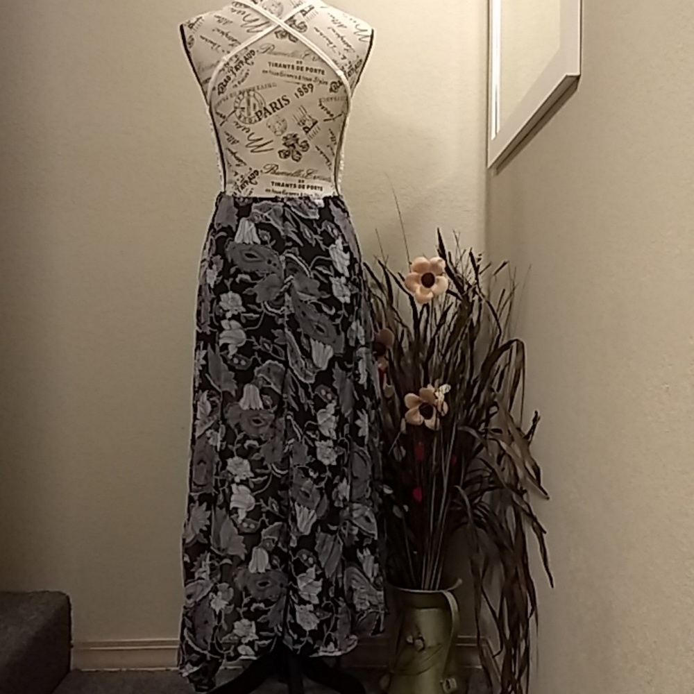 Beautiful High-Low Maxi, NIB - Picture 3 of 5